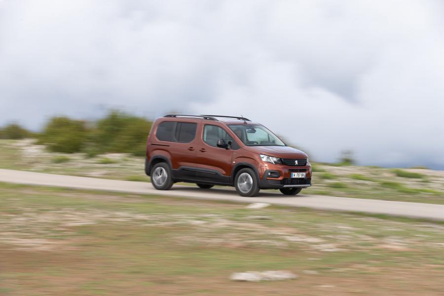  Peugeot Rifter GT Line 2018 года  (WW) (фото 41 из 43)